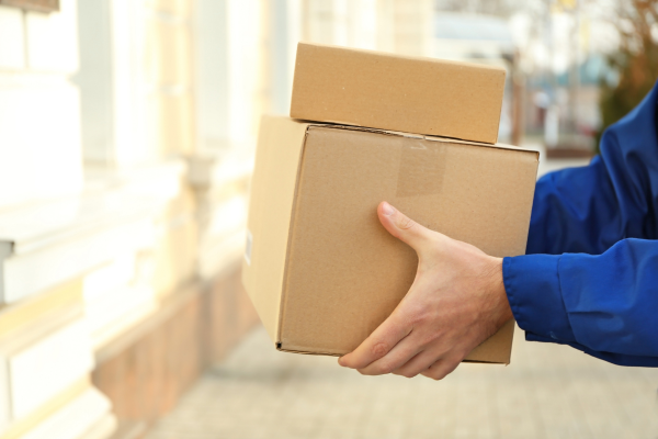 Pakket versturen vanuit Engeland naar Nederland | ParcelParcel.com